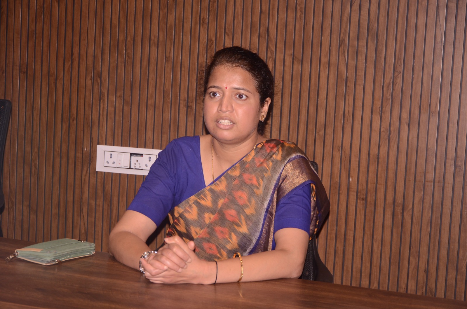व्यय प्रेक्षक श्रीमती कनुप्रिया दमोर ने कंट्रोल रूम का किया निरीक्षण, अधिकारियों की ली बैठक व्यय प्रेक्षक श्रीमती कनुप्रिया दमोर ने कंट्रोल रूम का किया निरीक्षण, अधिकारियों की ली बैठक