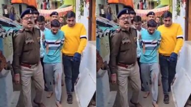 VIDEO : कोतवाली थाना क्षेत्र का हिस्ट्रीशीटर रवि साहू गिरफ्तार, पुलिस ने खौफ ख़त्म करने मोहल्ले में निकाला जुलूस