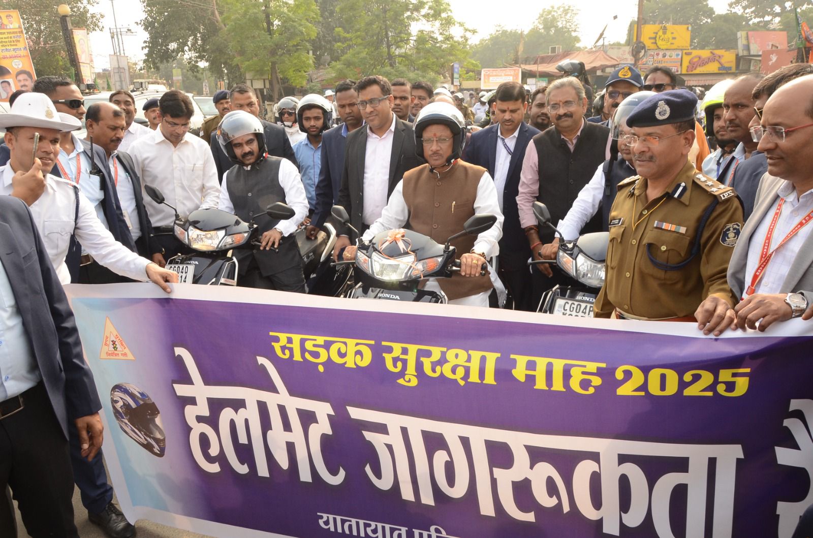 मुख्यमंत्री बोले : जीवन अनमोल और परिवार का, यातायात नियमों का पालन करें, सुरक्षित रहें