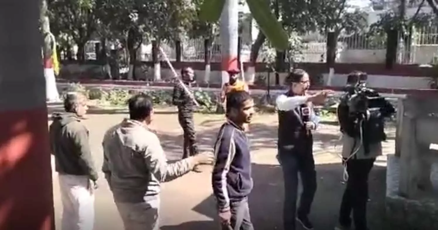 जहां मिलेंगे बाबू-सोना, तोड़ देंगे कोना-कोना…वैलेंटाइन-डे का विरोध जहां मिलेंगे बाबू-सोना, तोड़ देंगे कोना-कोना…वैलेंटाइन-डे का विरोध