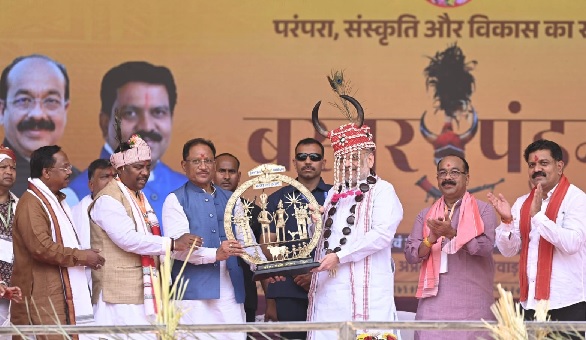बस्तर के लोग अब विकास की ओर: नक्सलवाद के खात्मे के साथ लौटेंगे बस्तर के सुनहरे दिन : साय बस्तर के लोग अब विकास की ओर: नक्सलवाद के खात्मे के साथ लौटेंगे बस्तर के सुनहरे दिन : साय