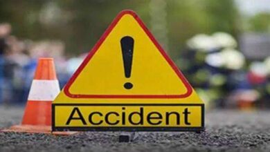 Accident : घर के बाहर बैठा था परिवार, नशे में धुत ट्रैक्टर ने रौंदा, 2 की मौत, 4 घायल