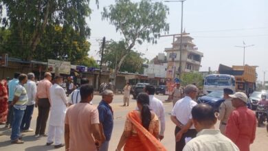 बोरिया कला आवासीय कॉलोनी के समीप चल रहे कंक्रीट मिक्सर प्लांट को हटाने की मांग