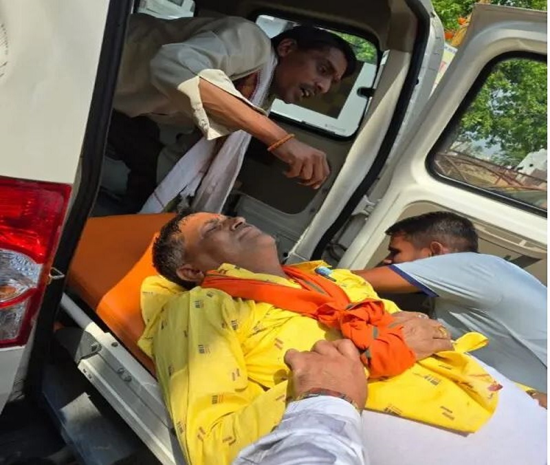 डोंगरगढ़ में रोप-वे हादसा: क्या तकनीकी खराबी ने ली लापरवाही की जगह? रामसेवक पैकरा समेत 6 लोग घायल डोंगरगढ़ में रोप-वे हादसा: क्या तकनीकी खराबी ने ली लापरवाही की जगह? रामसेवक पैकरा समेत 6 लोग घायल