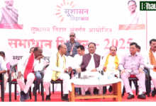 सुशासन तिहार 2025 : अचानक मुख्यमंत्री को अपने बीच पाकर खिले ग्रामीणों के चेहरे, हल्दी चावल का तिलक लगाकर महिलाओं ने किया स्वागत